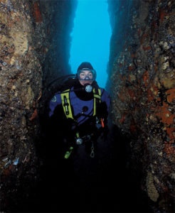 This image portrays A New Discovery Off Carmel Bay’s Outer Pinnacle: Exploring the Horseshoe by California Diving News.